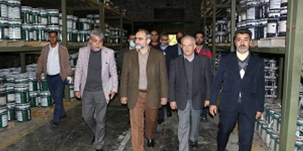 بازدید میدانی استاندار مرکزی و فرماندار شهرستان شازند از کارخانه رنگ روناس