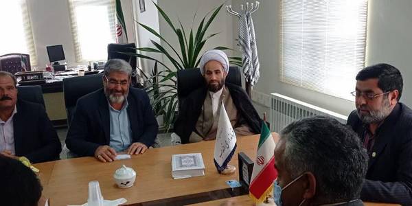 نشست فرماندار با اعضای شورای شهر خنداب