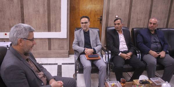 نشست رئیس و معاونین دانشگاه آزاد با فرماندار شهرستان خمین برگزار شد