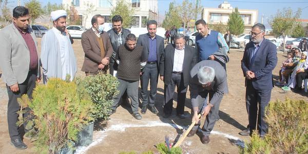 کلنگ احداث مرکز جامع خدمات سلامت روستای رباط مراد شهرستان خمین به زمین زده شد