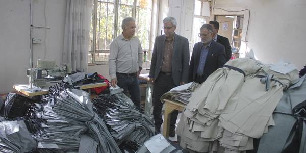 فرماندار از کارگاه خیاطی روستای رباط مراد بازدید کرد