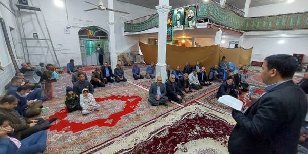 عصر امروز محمدرضا رضایی فرماندار شهرستان تفرش به اتفاق بیاتی نماینده مردم شهرستان در مجلس شورای اسلامی، درودیان بخشدار مرکزی، جمعی از مدیران دستگاه‌های اجرایی و رئیس شورای اسلامی بخش در راستای طرح رایحه خدمت با حضور در روستای گزاوند با مردم این روستا دیدار و از نزدیک مشکلات روستا را بررسی نمودند.
اختصاص اعتبار برای لایروبی قنات روستا و بهسازی معابر و پیگیری مشکلات توزیع کود شیمیایی و نهاده های دامی از مصوبات این جلسه بود.