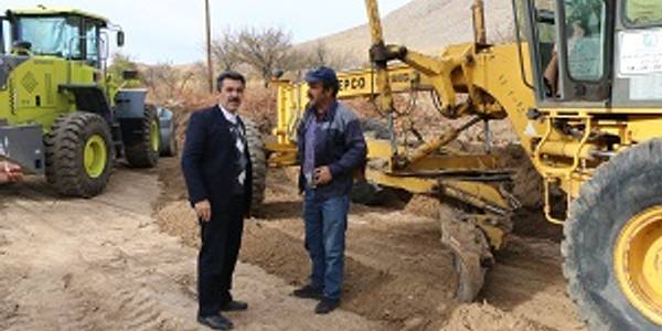 بازدید میدانی فرماندار شهرستان شازند از پروژه در حال اجرای پل ورودی شهر آستانه به شهر  شازند