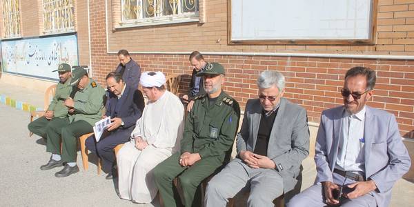 صبحگاه مشترک بسیج دانش آموزی در دبیرستان دخترانه حدیث خمین برگزار شد