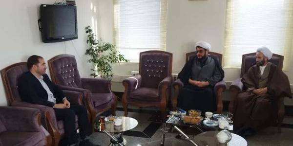 "دیدار ائمه محترم جمعه با سرپرست فرمانداری"