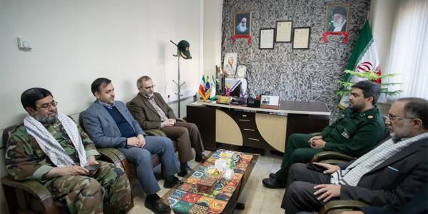 به مناسبت هفته بسیج حضور استاندار مرکزی و معاون توسعه در پایگاه صاحب الزمان استانداری و پایگاه بسیج ادارات