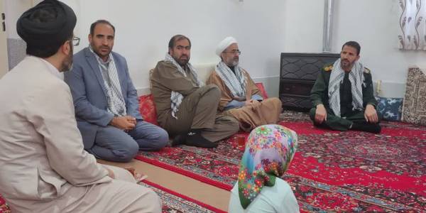 دیدار مشترک فرماندار شهرستان، امام جمعه فراهان و مسئولان شهرستان با امام جماعت غیاث آباد در هفته بسیج