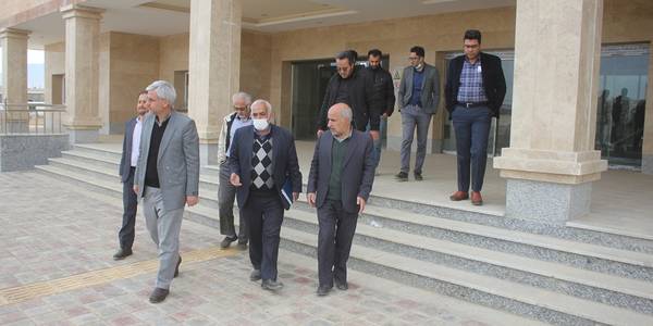 فرماندار از پروژه احداث بیمارستان 144 تختخوابی خمین بازدید کردند