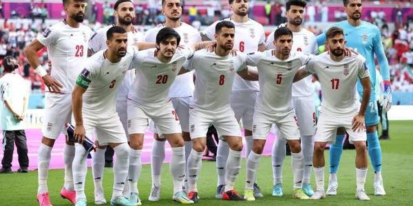 نماینده ولی‌فقیه و استاندار مرکزی پیروزی تیم ملی فوتبال کشورمان مقابل ولز را تبریک گفتند