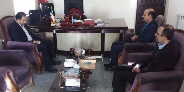 نشست هماهنگی اجرای مرحله دوم طرح رایحه خدمت شهرستان خنداب در محل دفتر کار فرماندار