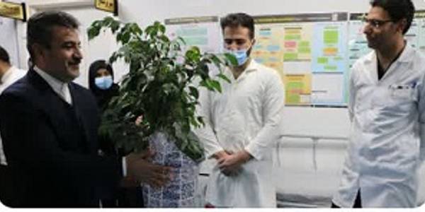 دیدار وگفتگوی فرماندار شهرستان شازند با پرستاران بیمارستان تامین اجتماعی شازند