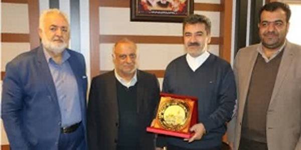 جلسه و نشست فرماندار شهرستان شازند با هئیت مدیره بنیاد زائر در استان مرکزی