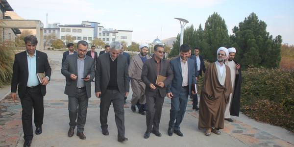 فرماندار و تعدادی از مسئولان شهرستان از دانشگاه آزاد خمین بازدید کردند