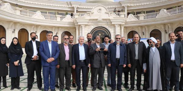 عزت الله ضرغامی وزیر میراث فرهنگی ،. گردشگری و صنایع دستی در شهرستان دلیجان حضور یافت