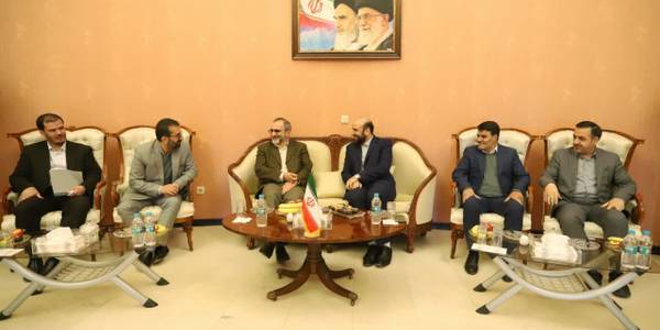 معاون رئیس جمهور و رئیس سازمان ملی استاندارد ایران با استقبال استاندار و معاونین استاندار مرکزی وارد اراک شد

شنبه ۱۲ آذر ۱۴۰۱