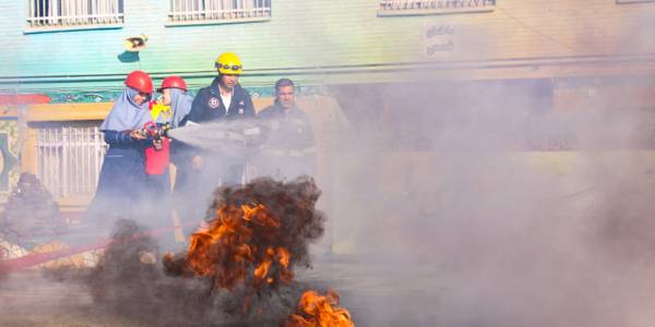 مانور سراسری ایمنی و زلزله در مدارس استان مرکزی برگزار شد .