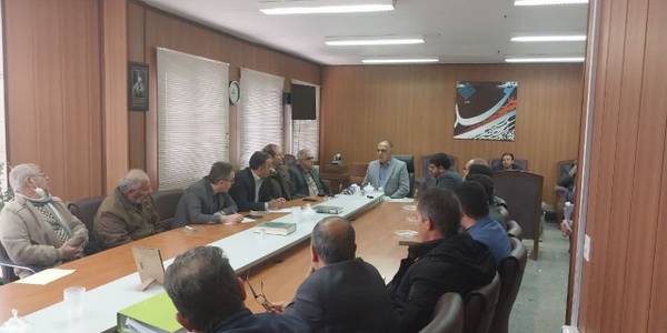 جلسه حل مشکل حوزه های آبخیز داری شهرستان تفرش با حضور نوبخت معاون وزیر جهاد کشاورزی و رییس سازمان منابع طبیعی و آبخیزداری کشور و هیئت همراه و محمدرضا رضایی فرماندار تفرش و بیاتی نماینده مردم تفرش در محل فرمانداری برگزار گردید.