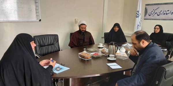 جلسه ششم بوم نویسی رویداد بحران جمعیت استان با تاکید بر بهبود فرهنگ سازی رسانه در خصوص بحران جمعیت به ریاست سرکار خانم مفتح زاده مدیرکل بانوان و آقای نجمی مدیر کل صدا و سیما در محل دفتر بانوان برگزار  گردید . ١٤٠١-٠٩-١٧