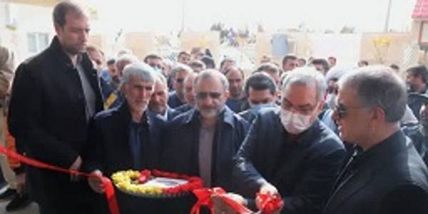 افتتاح و بهره برداری از مرکز خدمات بهداشتی و درمانی شهری و روستایی شهر هندودر با حضور وزیر بهداشت، درمان و آموزش پزشکی و استاندار مرکزی