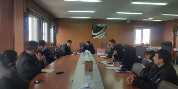 صبح امروز جلسه تعیین تکلیف وضعیت زمین شرکت تعاونی دهیاران در شهرک صنوف تفرش به ریاست محمدرضا رضایی  فرماندار تفرش و با حضور درودیان بخشداری مرکزی و سایر اعضا در محل فرمانداری تشکیل و برگزار شد.