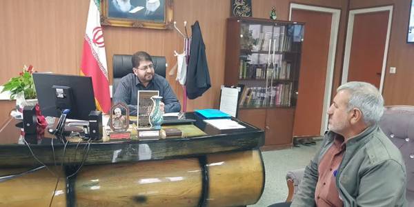 صبح امروز، تعدادی از همشهریان تفرشی با حضور در فرمانداری تفرش با محمدرضا رضایی فرماندار تفرش دیدار و مسائل و مشکلات خود را بیان و مهندس رضایی فرماندار تفرش دستورات لازم جهت پیگیریهای مسائل مطروحه صادر نمود.