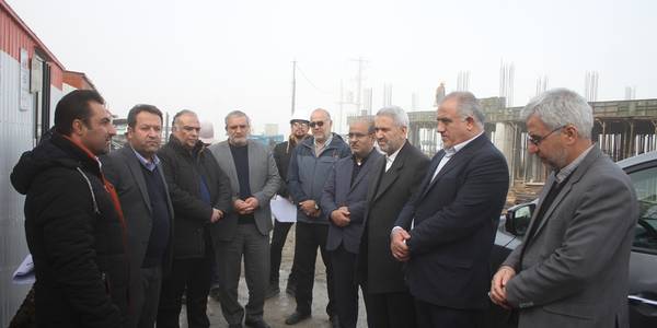 معاون مسکن شهری بنیاد مسکن انقلاب اسلامی کشور از پروژه اقدام ملی مسکن خمین بازدید کرد