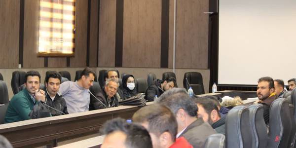 برگزاری گارگاه آموزشی مدیریت بحران در روستاها با موضوع کاهش مخاطرات سیلاب در روستاها و کمک به اجرای طرح زمستانه ویژه دهیاران بخش های مرکزی و خنجین شهرستان فراهان