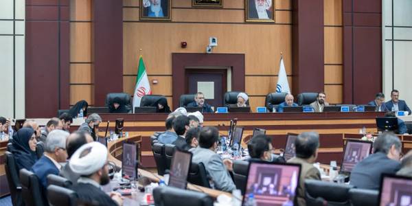 جلسه شورای اداری با موضوع جوانی جمعیت و با حضور نماینده  ولی فقیه  در  استان حجت الاسلام دری نجف آبادی و پرفسور اکبری مشاور عالی وزارت کشور و خانم دکتر اختری مدیرکل دفترزنان و خانواده وزارت کشور و مدیرکل بانوان استانداری و مدیران کل دستگاههای اجرایی و ارائه گزارش درخصوص اقدامات برای جوانی جمعیت درسالن غدیر استانداری برگزار گردید . ١٤٠١-٠٩-٢٤