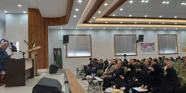 با حضور مشاور عالی وزارت کشور در حوزه جمعیت ، پرفسور اکبری و خانم دکتر اختری مدیر کل بانوان وزارت کشور نشستی  با موضوع جمعیت و بحث و تبادل نظر درخصوص جوانی جمعیت در دانشگاه فرهنگیان شهید باهنر برگزار گردید . ١٤٠١-٠٩-٢٤