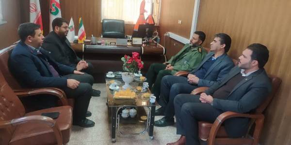 دیدار محمدرضا رضایی فرماندار شهرستان تفرش به اتفاق سرهنگ میرهادی فرمانده ناحیه مقاومت بسیج تفرش ، شهردار تفرش و درودیان بخشدار مرکزی با رئیس و کارکنان اداره راهداری شهرستان تفرش به مناسبت روز راهداری وحمل ونقل .
در این دیدار محمدرضا رضایی فرماندار تفرش ضمن تبریک روز حمل و نقل جاده ای به ریاست و کارکنان راهداری شهرستان از زحمات این عزیزان تقدیر نمودند.در این جلسه هم چنین آمادگی های راهداری شهرستان در فصل زمستان بررسی و هماهنگی های لازم در این خصوص صورت گرفت.