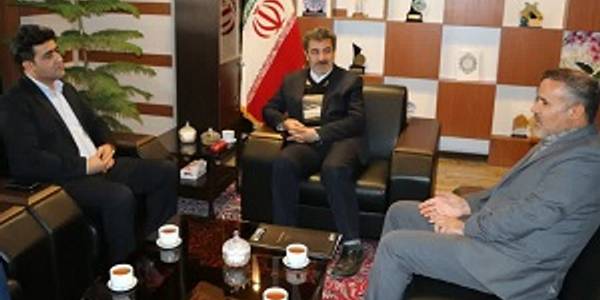 دیدار و نشست فرماندار شهرستان شازند با مدیرکل نوسازی و تجهیز مدارس استان مرکزی