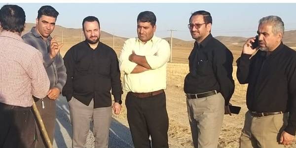 بازدید فرماندار و بخشدار مرکزی کمیجان از محورهای مواصلاتی شریانی و روستایی شهرستان