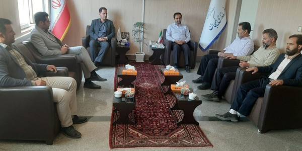 دیدار شهردار ، رئیس و اعضای شورای اسلامی شهر کمیجان با ابراهیم رستمی فرماندار شهرستان کمیجان به مناسبت هفته دولت