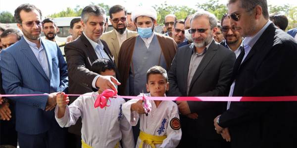 افتتاح سالن ورزشی روستای خسروبیگ با حضور استاندار مرکزی