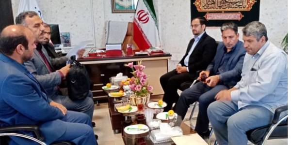 تحویل کمک های مردمی شهرستان به خسارت دیدگان سیل در روستای آهنگران