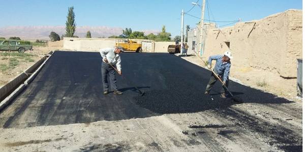 اجرای آسفالت و بهسازی معابر روستای فامرین توسط دهیاری روستا