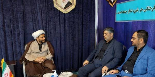 حضور علی اکبر کریمی نماینده مردم شریف شهرستان های اراک، کمیجان و خنداب در مجلس شورای اسلامی به همراه ابراهیم رستمی فرماندار شهرستان کمیجان در دفتر امام جمعه شهر کمیجا