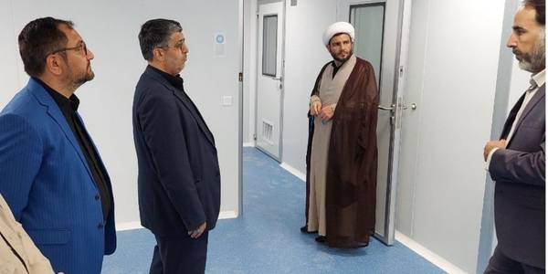 بازدید دکتر علی اکبر کریمی نماینده مردم شریف شهرستان های اراک، کمیجان و خنداب در مجلس شورای اسلامی به همراه امام جمعه و فرماندار شهرستان کمیجان از کارخانه در حال احداث تولید انواع تیغ و چاقوهای جراحی پزشکی در روستای کلوان در شهرستان کمیجان