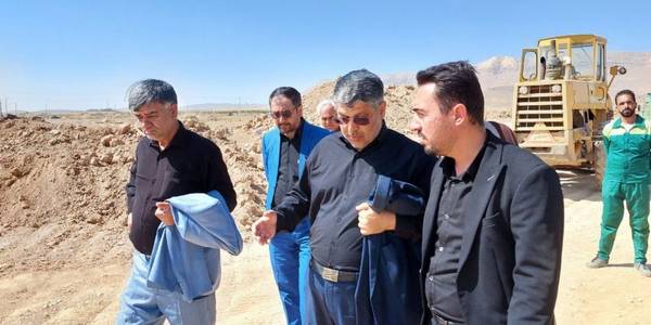 بازدید علی اکبر کریمی نماینده مردم شریف شهرستان های اراک، کمیجان و خنداب در مجلس شورای اسلامی به همراه امام جمعه و فرماندار شهرستان کمیجان از محل شهرک صنعتی روستای سمقاور شهرستان کمیجان