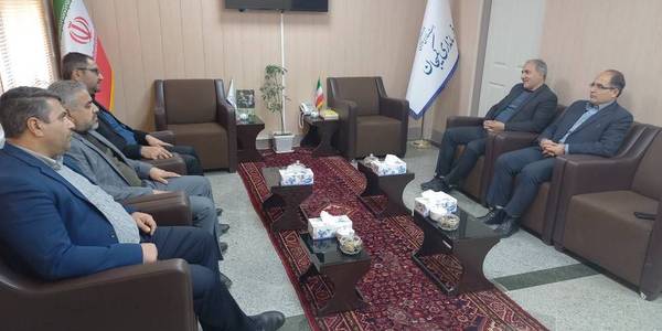 دیدارمدیر امورشعب صندوق قرض‌الحسنه امداد ولایت استان مرکزی جناب آقای احمدرفیعی با ابراهیم رستمی فرماندار کمیجان در راستای جذب سپرده و فعالیت‌های صندوق وهم افزایی جهت پرداخت تسهیلات به نیازمندان.