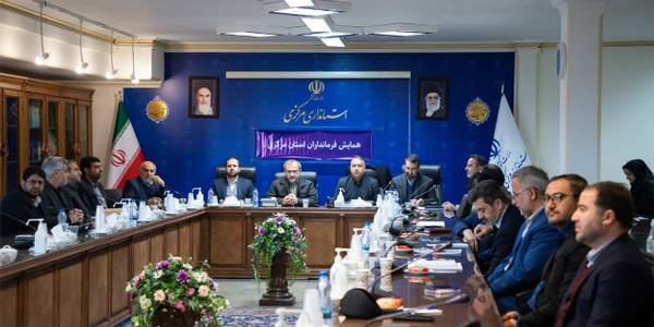 همایش فرمانداران استان مرکزی با حضور دکتر مخلص الائمه استاندار مرکزی، معاون سیاسی، امنیتی و اجتماعی استاندار و مدیران کل سیاسی و انتخابات وزارت کشور، مدیرکل سیاسی استانداری و فرمانداران برگزار شد .
محمدرضا رضایی فرماندار شهرستان تفرش در این همایش حضور داشتند.