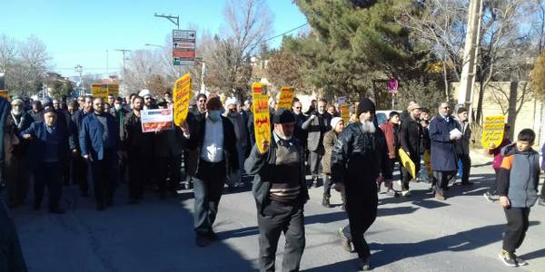 شکوه بیداری مردم بصیر ایران در روز 9 دی و حضور اقشار مختلف مردم ولایت مدار شهرستان تفرش در راهپیمایی این روز پس از اقامه نماز جمعه