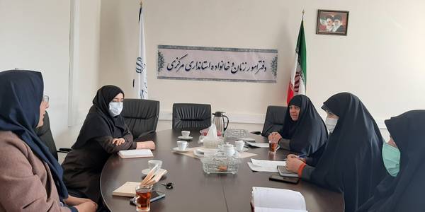 جلسه هماهنگی برنامه های هفته زن به ریاست سرکارخانم مفتح زاده مدیر کل امور بانوان استانداری درمحل دفتر برگزارگردید و درخصوص ارائه برنامه ها و نحوه اجرای انها درزمان میلاد حضرت زهرا (س) و هفته بزرگداشت مقام زن بررسی گردید .  ١٤٠١-١٠-١٢