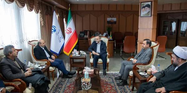 دیدار معاون وزیر و رئیس سازمان تحقیقات، آموزش و ترویج كشاورزی و معاون امور زراعت جهاد کشاورزی با استاندار و معاون هماهنگی امور اقتصادی و توسعه منطقه ای استاندار

چهارشنبه ۱۴ دی ۱۴۰۱