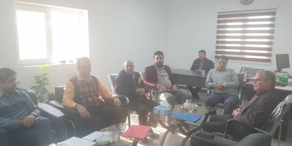 برگزاری جلسه بررسی عملکرد شرکت تعاونی دهیاری های بخش مرکزی ساوه با حضور نمایندگان دفتر امور روستایی و اداره کل تعاون، کار و رفاه اجتماعی استان