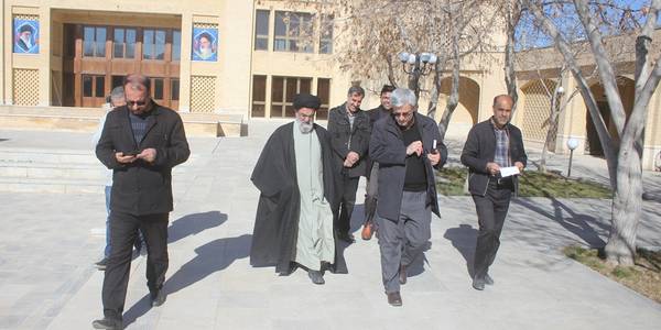 فرماندار از بیت حضرت امام (ره) و اردوگاه امام خمینی (ره) بازدید کرد