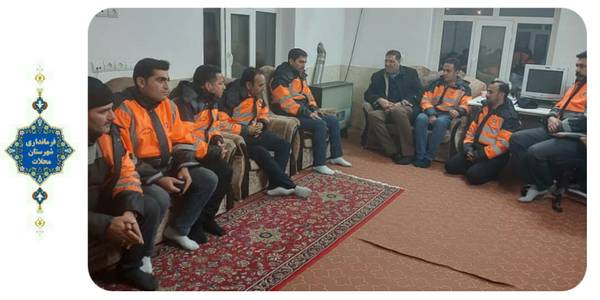 حضور مهندس ساعدی در بین کار کنان خدوم راهداری