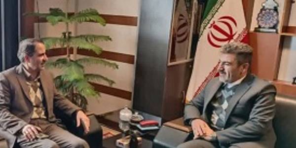 دیدار و نشست فرماندار شهرستان شازند با مدیرکل پست استان مرکزی