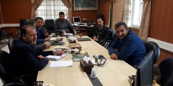 نشست هیات تطبیق مصوبات شوراهای اسلامی برگزار شد

به گزارش پایگاه اطلاع رسانی شهرستان اراک، جلسه هیات تطبیق مصوبات شوراهای اسلامی شهرهای شهرستان  اراک  به ریاست هادی  فرماندار شهرستان اراک و با حضور. رحمتی معاون قضایی استان ومرادی  مدیر کل دفتر امور شهری و شوراهای اسلامی استانداری مرکزی ، نماینده استان  در شورای عالی استان ها ،  و دبیر جلسه برگزار گردید

دراین جلسه دبیر هیات تطبیق مصوبات شوراهای اسلامی شهرستان موارد مصوبات شوراهای اسلامی کلانشهر اراک و شهرهای کارچان ،داودآباد و ساروق را مطرح و توضیحات لازم را ارائه نمود.
که پس از تبادل نظر اعضای کمیته تصمیمات لازم برابر مقررات اتخاذ گردید.



روابط عمومی فرمانداری  شهرستان اراک