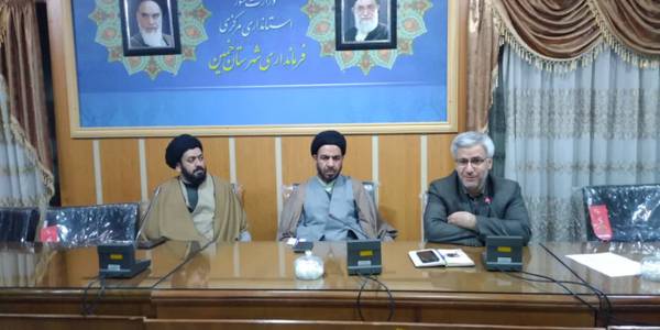 نشست هم اندیشی فرماندار و امام جمعه با فعالان حوزه فرهنگی و اجتماعی شهرستان خمین برگزار شد